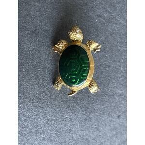Vintage Turtle Brooch Scatter Pin Enamel Gold Tone Whimsy Beachy Coastal Career